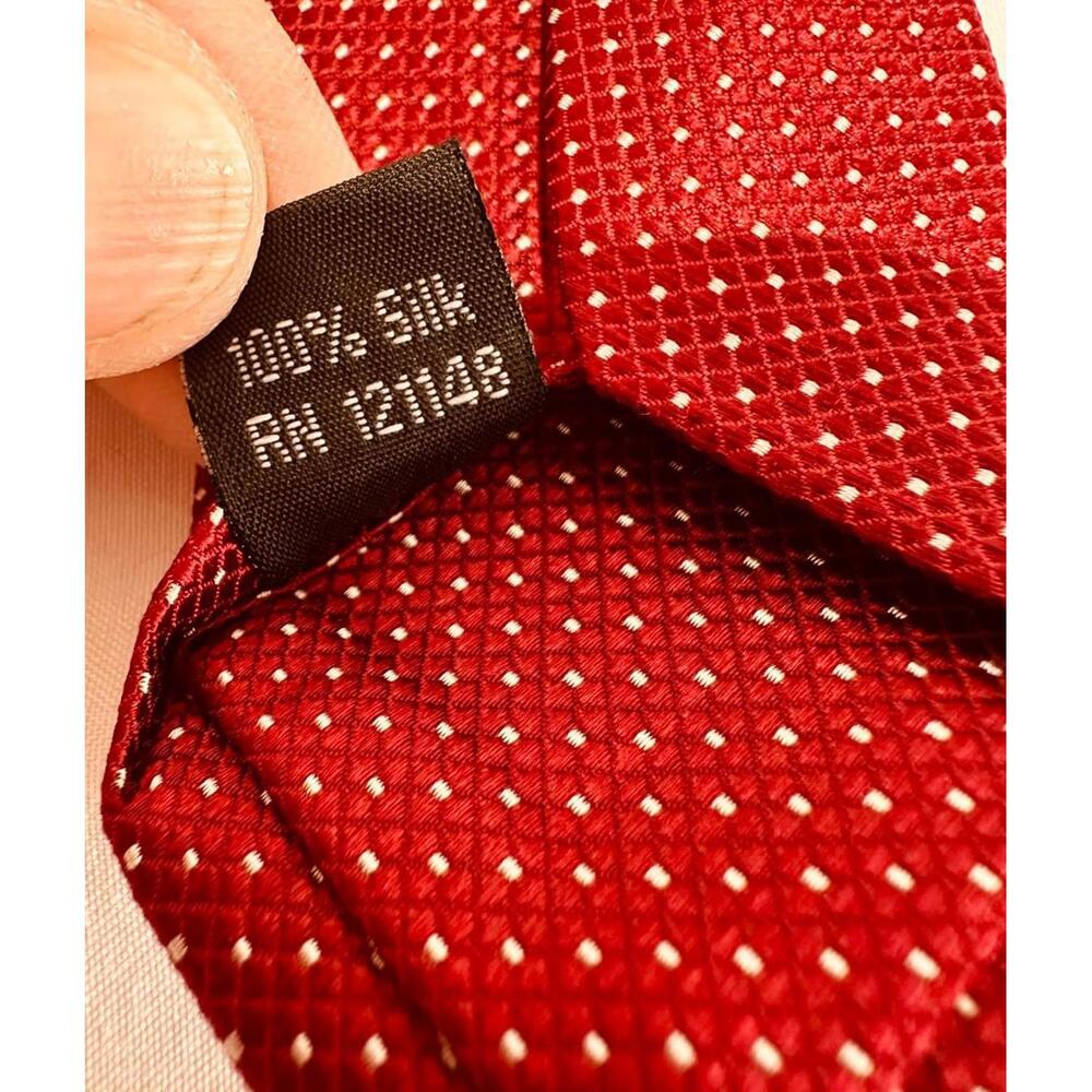 Neiman Marcus 100% Silk Men's Neck Tie Red with White Dot Pattern - Picture 7 of 8